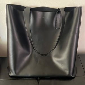 Everlane black leather tote
